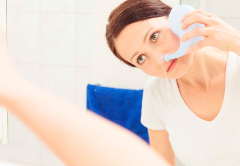 Rửa Mũi Bằng Nước Muối Sinh Lý 