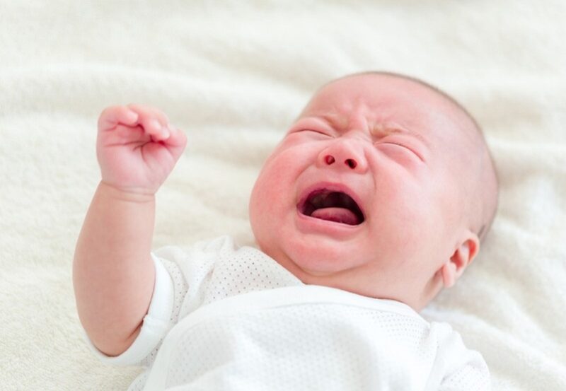 Nếu trẻ có thêm các triệu chứng nghiêm trọng cần đưa đi khám 
