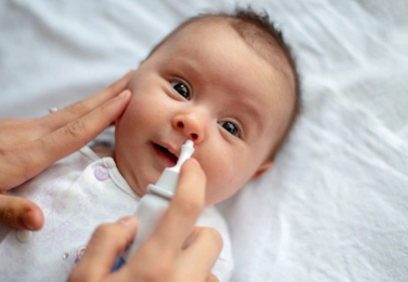 Vệ sinh mũi đúng cách, sạch sẽ giúp cải thiện tình trạng sổ mũi nhanh chóng
