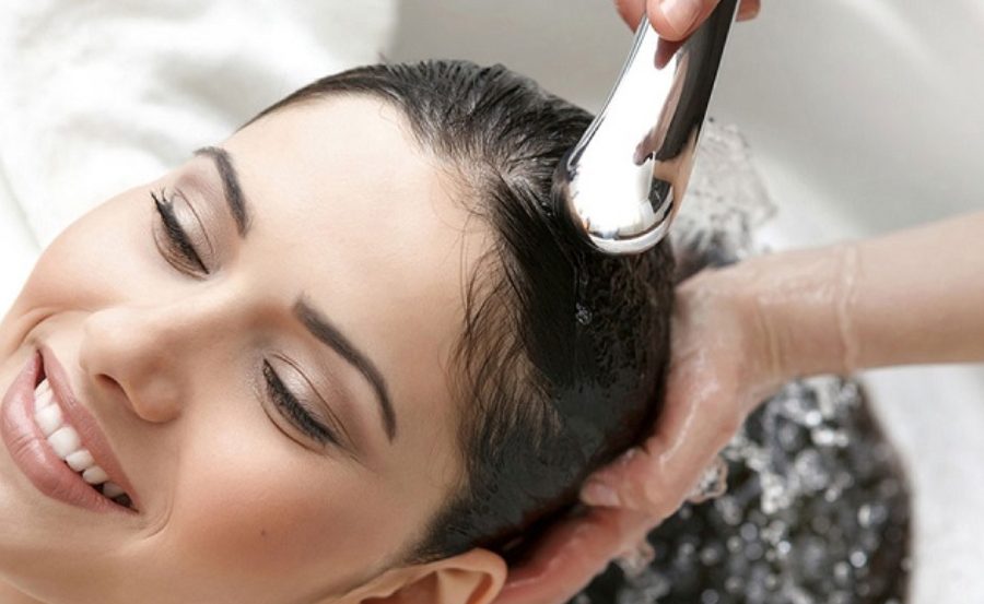 lựa chọn dầu gội phù hợp để điều trị và ngăn ngừa tình trạng ngứa da đầu