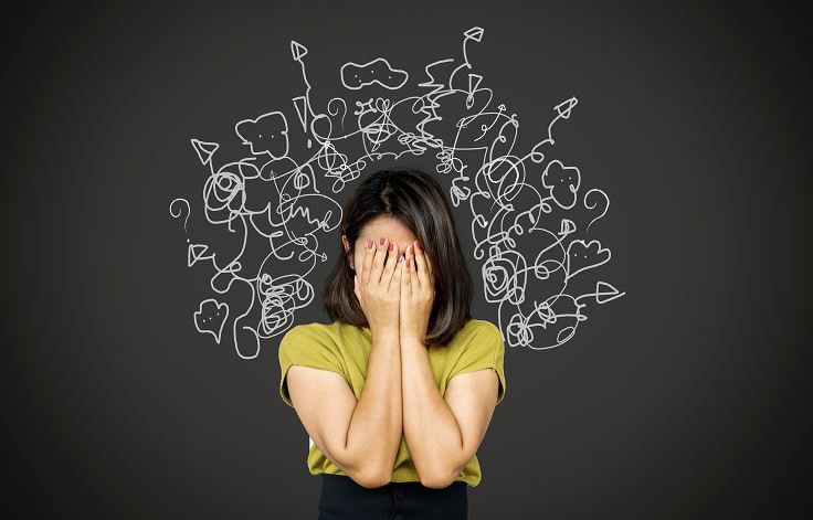 Stress gây gàu ngứa kèm triệu chứng rụng tóc