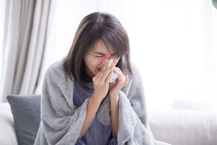 Môi trường kín, nhiều bụi, lưu thông không khí kém sẽ dễ mắc bệnh về đường hô hấp