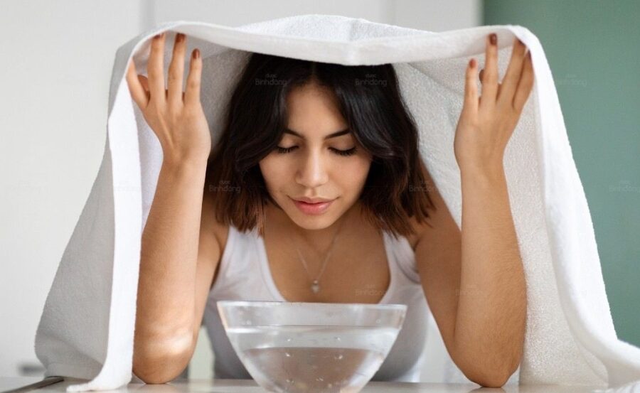 Xông hơi là một cách chữa nghẹt mũi dân gian hiệu quả nhờ cơ chế làm loãng chất nhầy