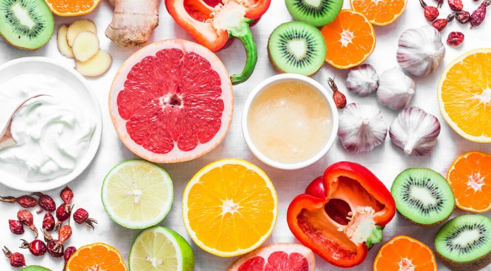 Chế độ ăn thông minh giúp cân bằng vi sinh và giảm vấn đề gàu da đầu.