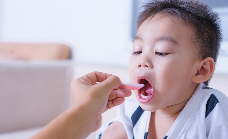 dau-hieu-tre-bi-tieu-chay-3