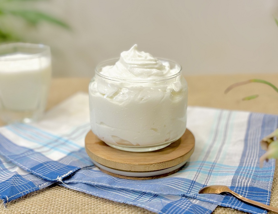 sua-chua-giup-can-bang-vi-sinh-duong-ruot-tre