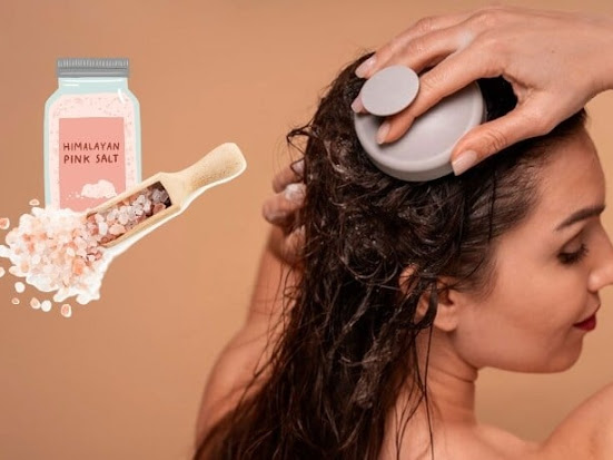 Sử dụng muối biển lúc tắm gội giúp tẩy tế bào chết da đầu