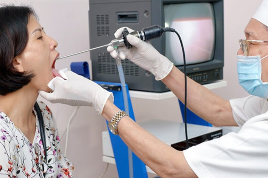 Khám chuyên khoa giúp chẩn đoán và điều trị kịp thời.