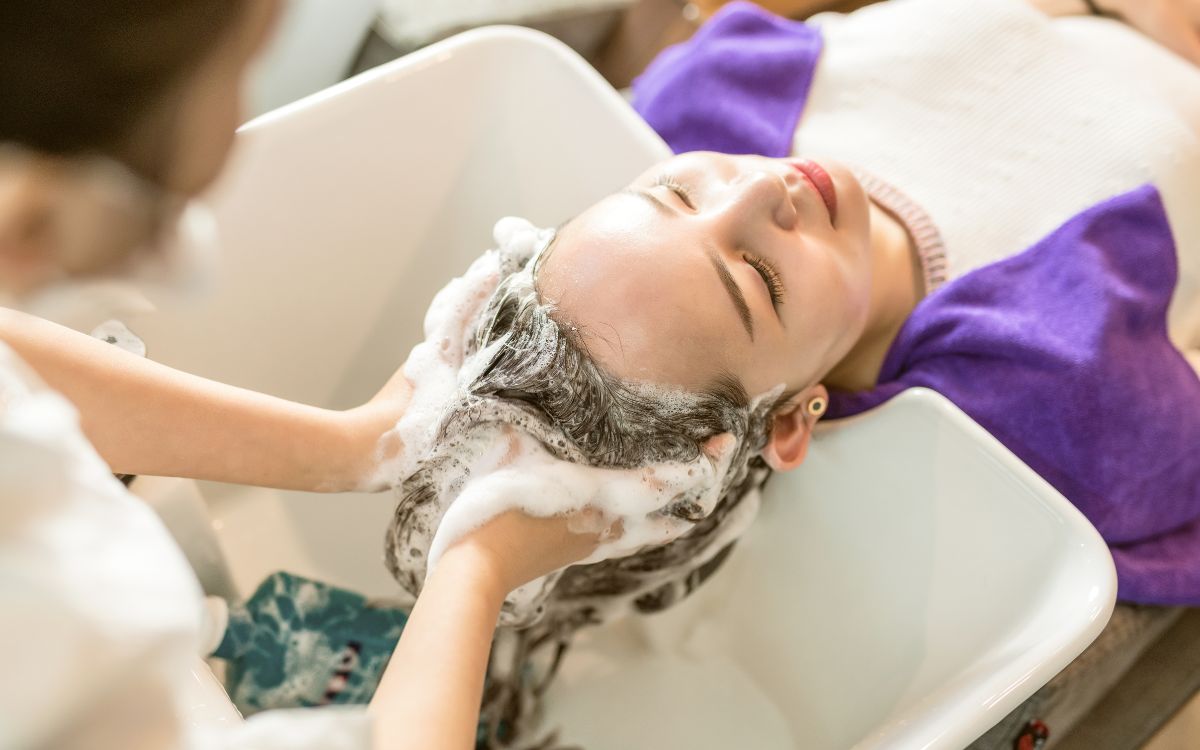 Thói quen gội đầu tốt là cách trị nấm da đầu hiệu quả