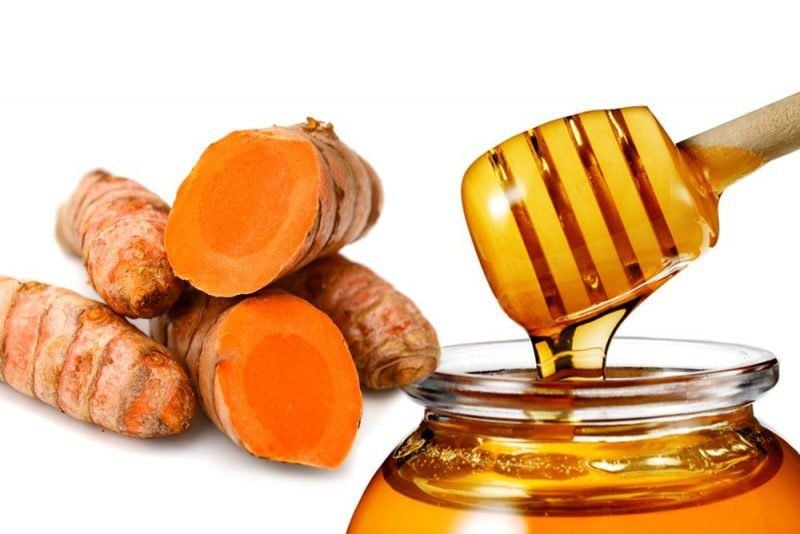 Uống nước nghệ mật ong giúp hỗ trợ giảm các triệu chứng của viêm xoang.