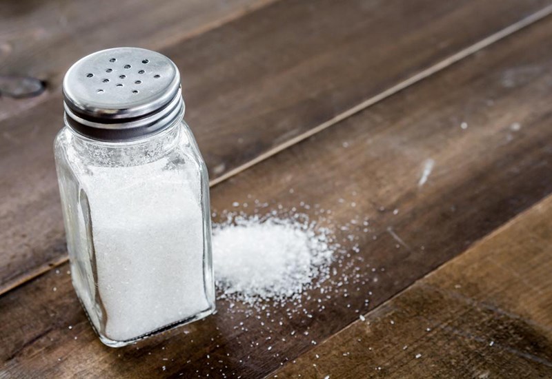 Cách trị gàu mùa đông bằng muối