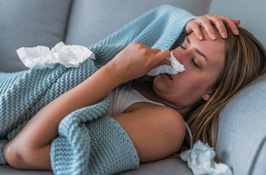 Nghẹt mũi kéo dài làm giảm chất lượng giấc ngủ và gây mệt mỏi mãn tính.