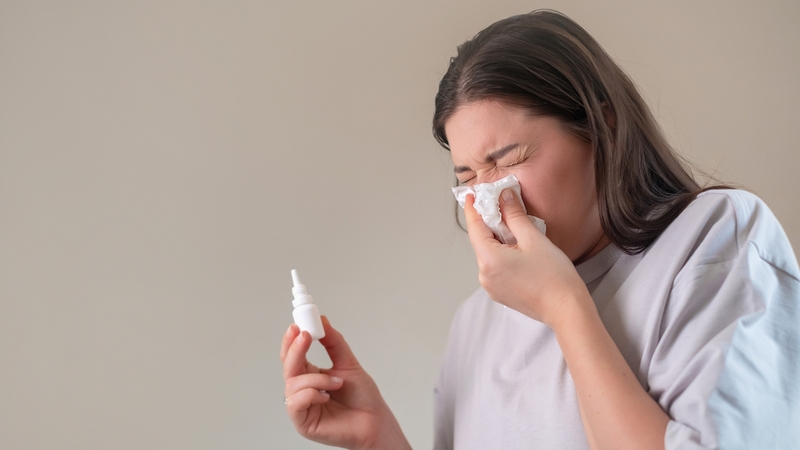 Xịt mũi giúp làm sạch bụi, giảm nghẹt và hỗ trợ phục hồi niêm mạc mũi hiệu quả.