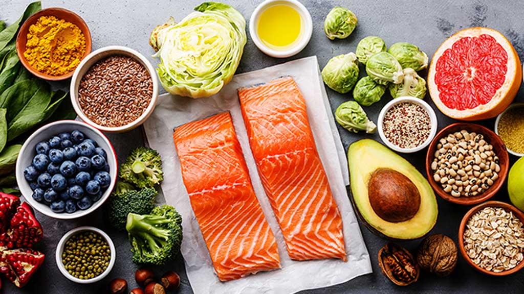 Dinh dưỡng cân đối giúp giảm nguy cơ tái phát viêm mũi dị ứng.