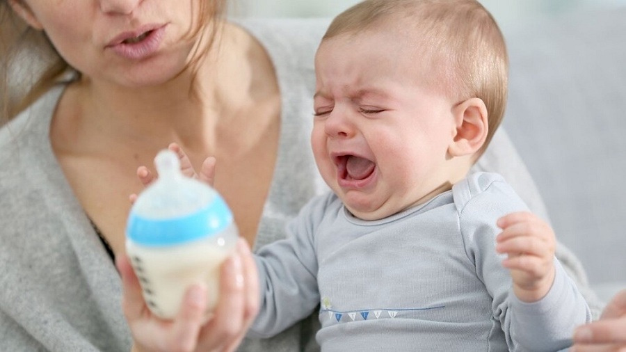 bieng-an-o-tre-4-thang-tuoi-2