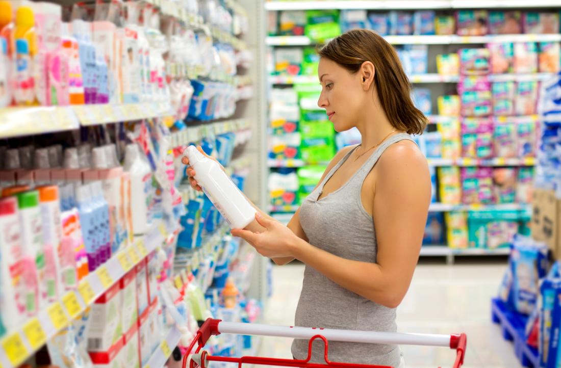 Lựa chọn đúng hoạt chất dầu gội giúp kiểm soát gàu hiệu quả.