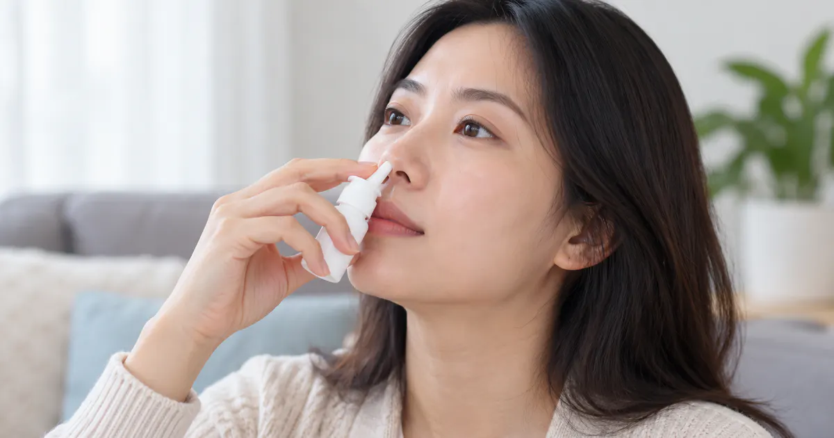 Cách trị khi bị nghẹt mũi tại nhà với nước muối và tư thế nghỉ ngơi phù hợp