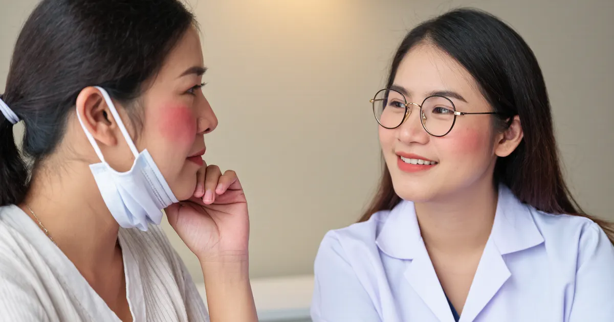 Tư vấn y tế khi dấu hiệu dị ứng mỹ phẩm kéo dài hoặc nặng hơn