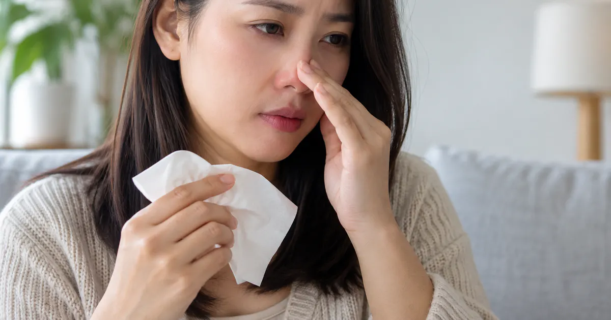 Phương pháp trị nghẹt mũi an toàn với người phụ nữ dùng nước muối sinh lý