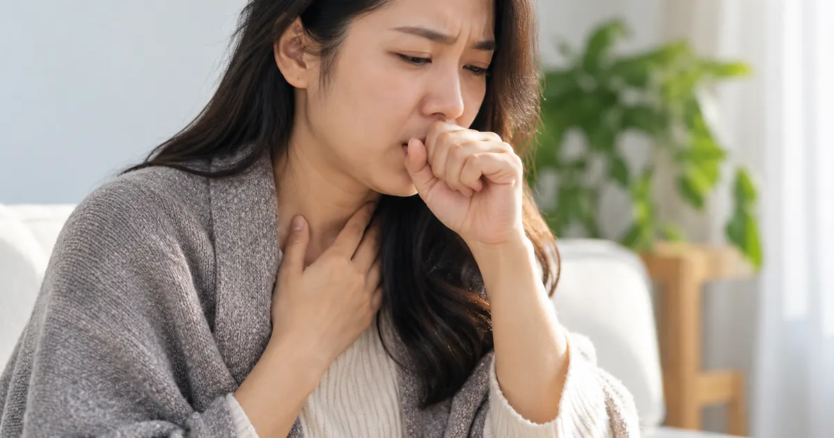 Người bệnh ho khan và khó chịu ở họng liên quan đến trào ngược