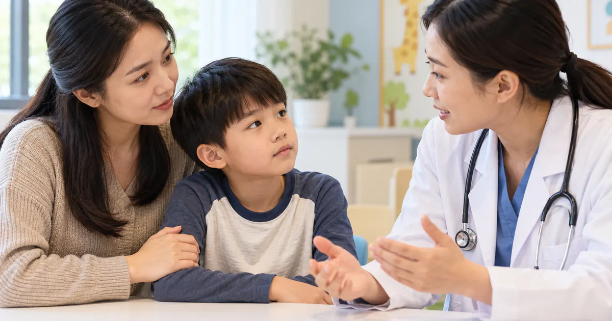 Cha mẹ trao đổi với bác sĩ về thuốc bổ não trẻ em cho con