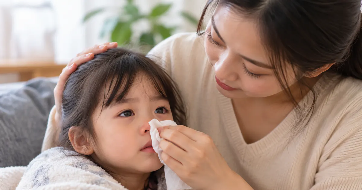 Cha mẹ sử dụng thuốc xịt mũi trẻ em đúng cách cho bé tại nhà
